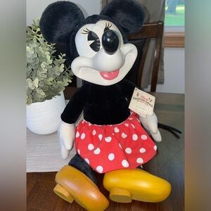 Minnie Mouse Woodsculpt 15018  Disney Collectible Classics Series